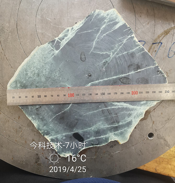 泰州今科金剛石線切割機(jī)加工實(shí)例：云南客戶翡翠品種墨翠切割效果