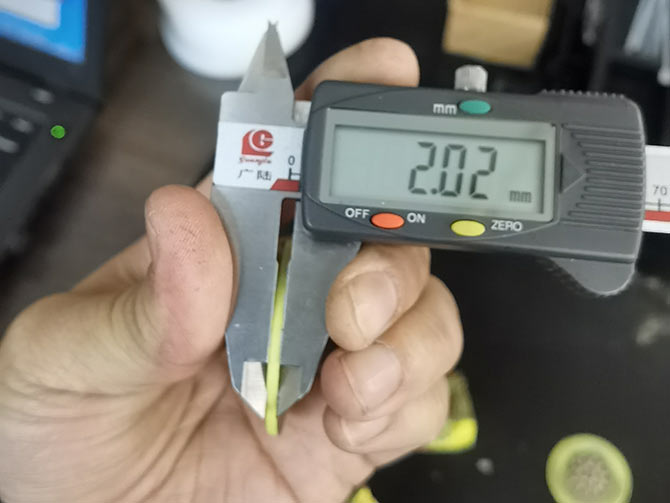 金剛石線切割機(jī)航空插頭切割結(jié)果檢測(cè)精度