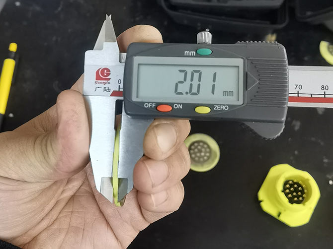 金剛石線切割機(jī)航空插頭切割結(jié)果檢測(cè)精度