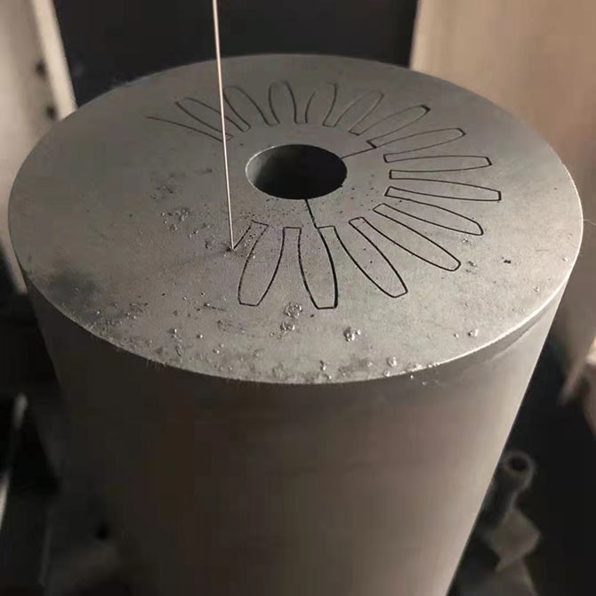 加工實(shí)例：碳素切割石墨齒輪切割效果C型切形機(jī)切樣