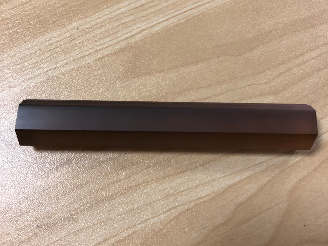 加工實例：厚度141mm藍寶石圓柱切割六邊形