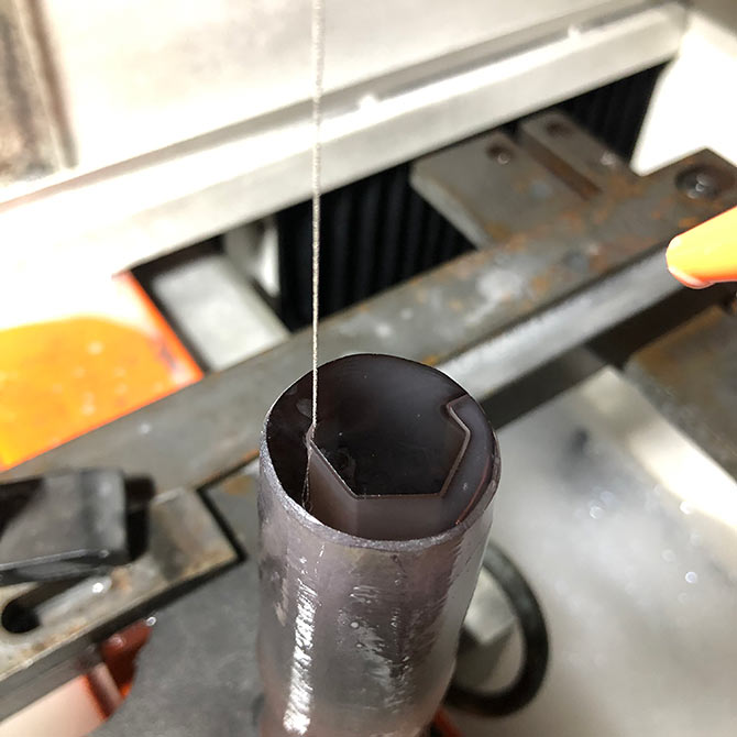 加工實例：厚度141mm藍寶石圓柱切割六邊形