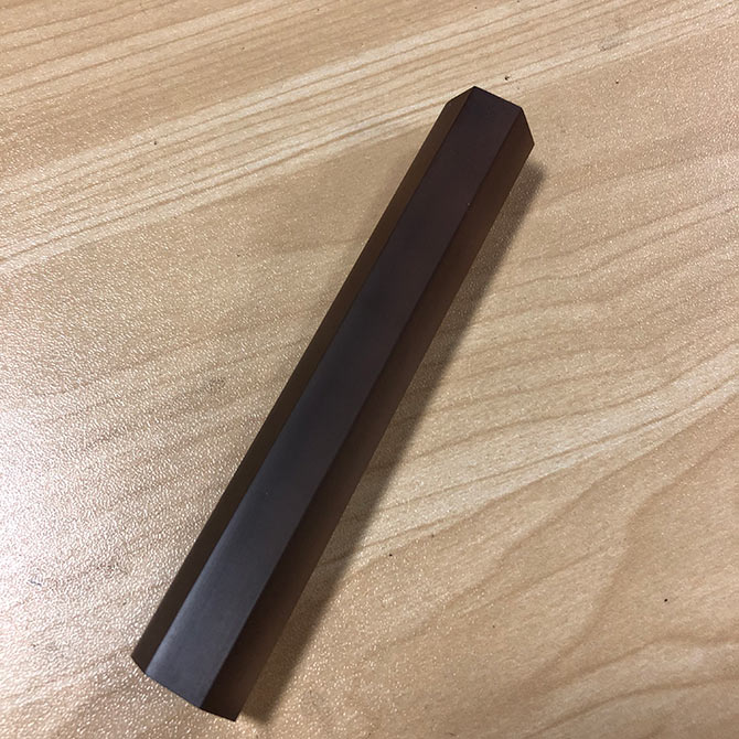 加工實例：厚度141mm藍寶石圓柱切割六邊形