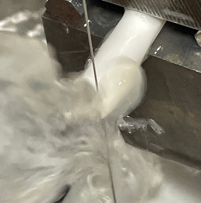 氧化鋁切樣，氧化鋁切割設備，氧化鋁切割機，今科技術